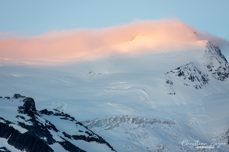 Herrliches Licht an der Bergkante über dem Gletscher - ©Christian Züger